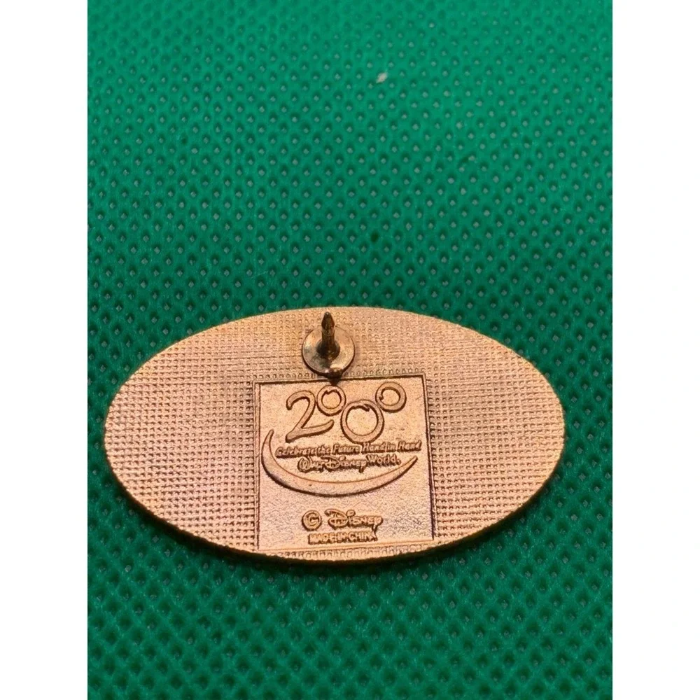 NWT vintage Kilimanjaro Safaris Disney pin Animal Kingdom 2000 Y2K WDW